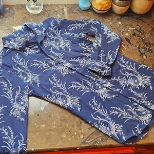 XS Slim Express "Performance" Long Sleeve Buttonup Shirt in Navy